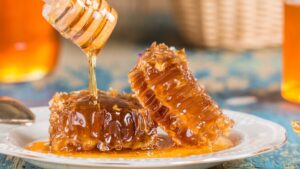 ترکیبات پليفنولي موجود در عسل در درمان سرطان